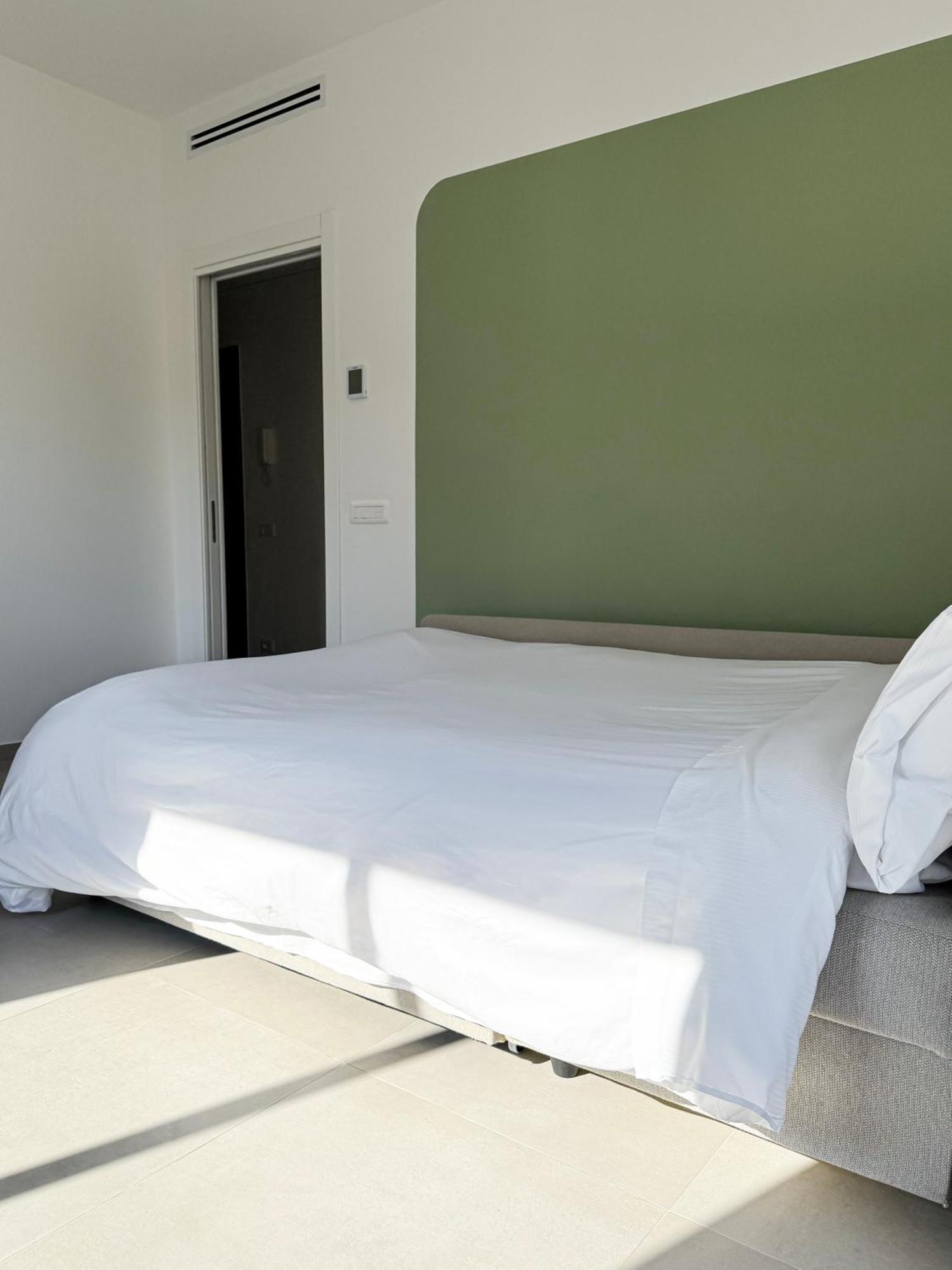 Casa Febo, In Centro Con Parcheggio Privato A 200 Mt Dal Mare Hotel Bordighera Exterior foto